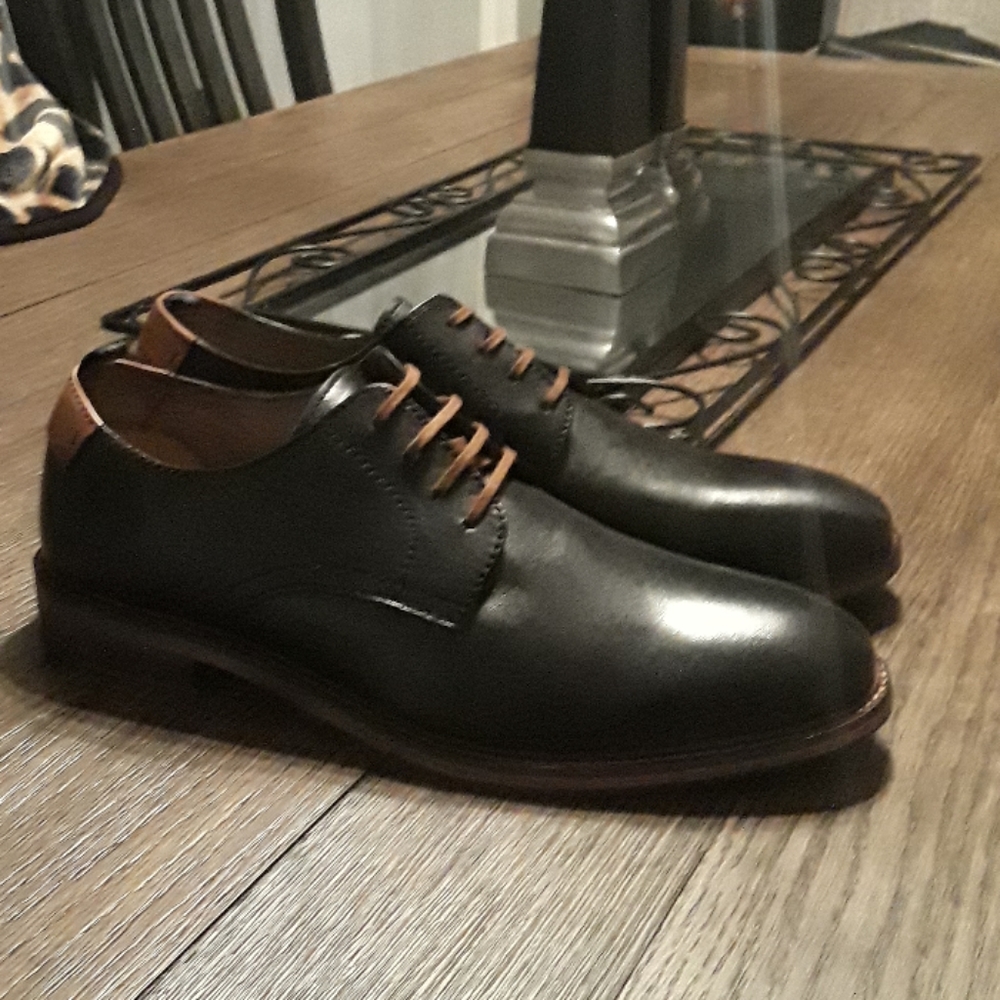 NWOT "Modern Fiction" Men's Dress Shies